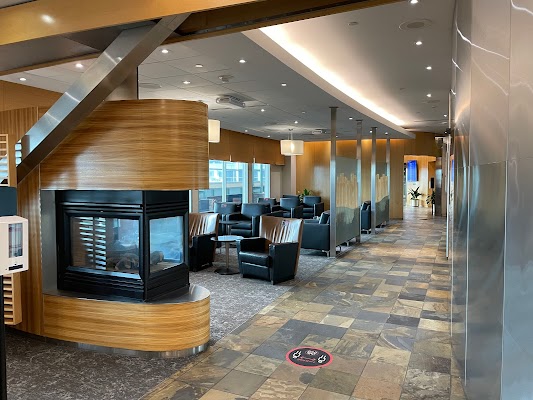 maple-leaf-lounge